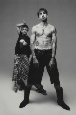 Oscar-and-the-Wolf-Roméo-Elvis